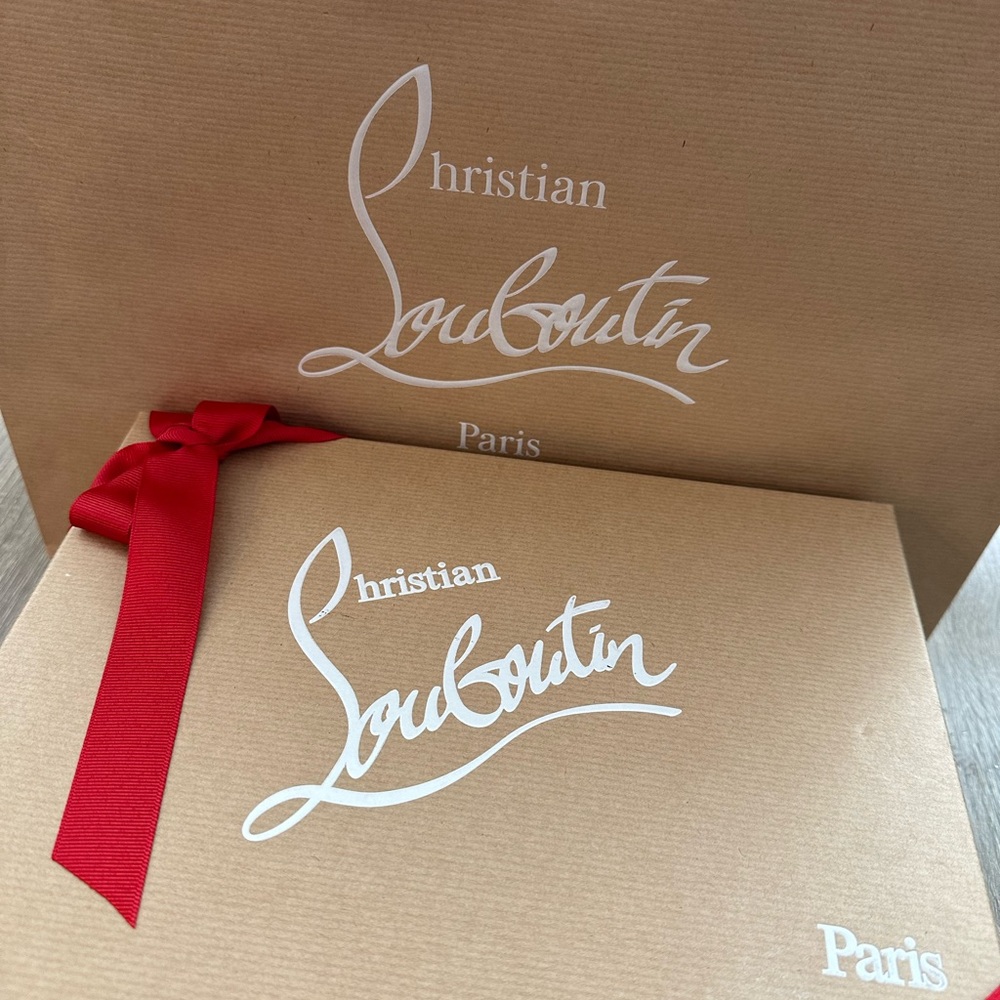 ✨CHRISTIAN LOUBOUTIN👠KATE classic pointy pump w/a slender 100mm stiletto heel🤩